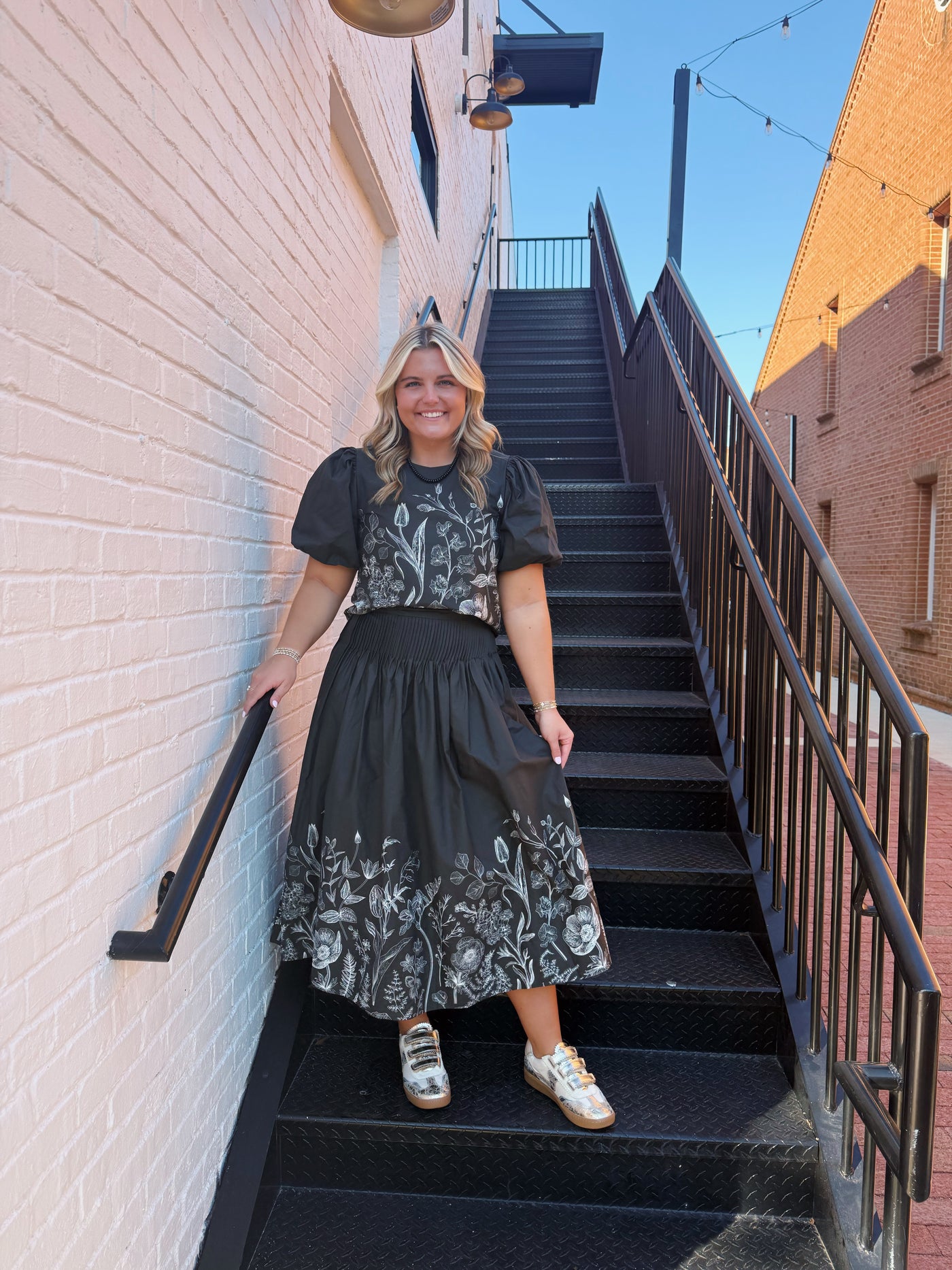 Black Fine Pleat Detail Botanical Print Set
