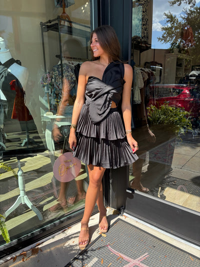 Black Knotted Flower Satin Pleated Mini Dress