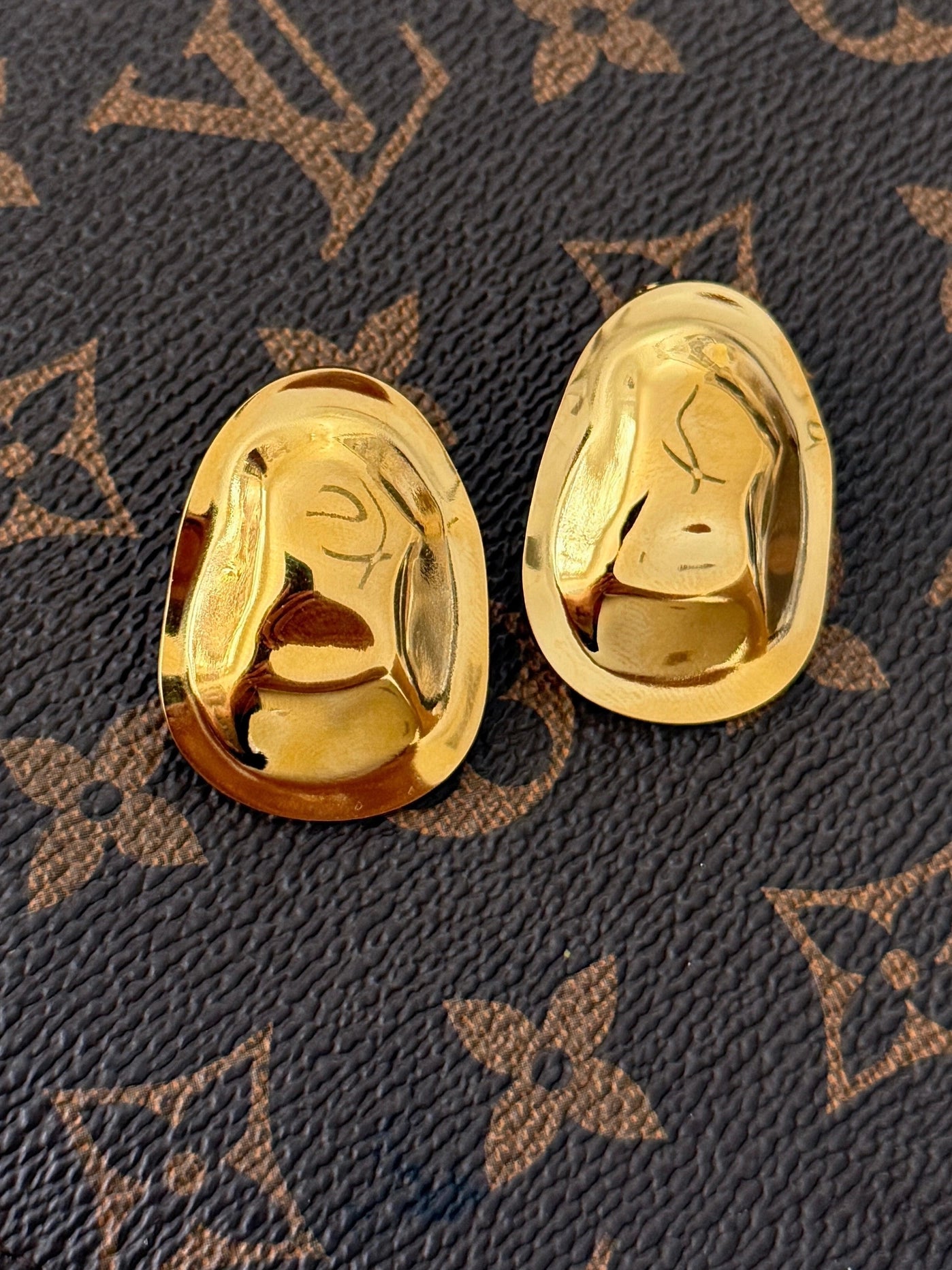 Lisa Earrings by ChanSuttPearls