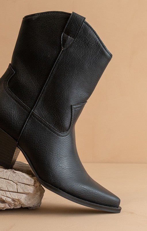 Ames Short Cowboy Boot- Black