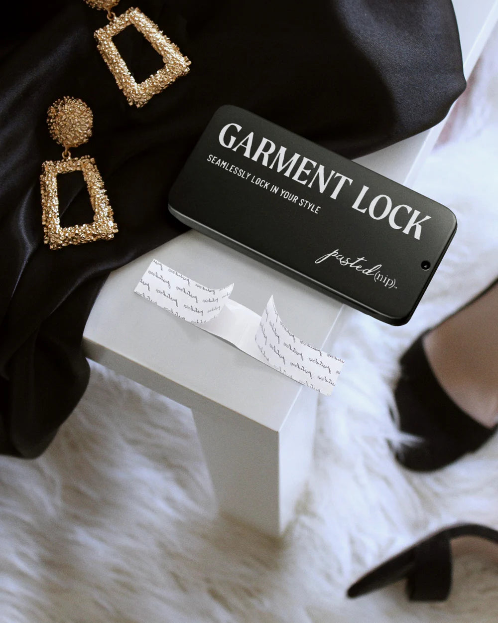 Garment Lock By Pasted Nip
