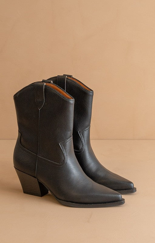 Ames Short Cowboy Boot- Black